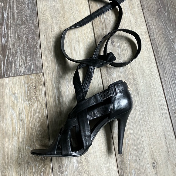 Tory Burch made in Brazil super soft, black leather lace up heels size 9 - Picture 2 of 7